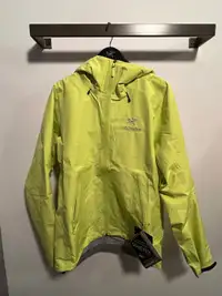 Arcteryx beta LT Jacket Men Size M Sprint yellow