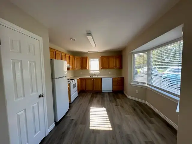Seniors Apartment in Long Term Rentals in Truro - Image 7