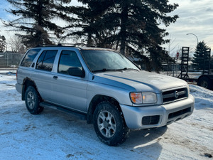 2003 Nissan Pathfinder LE