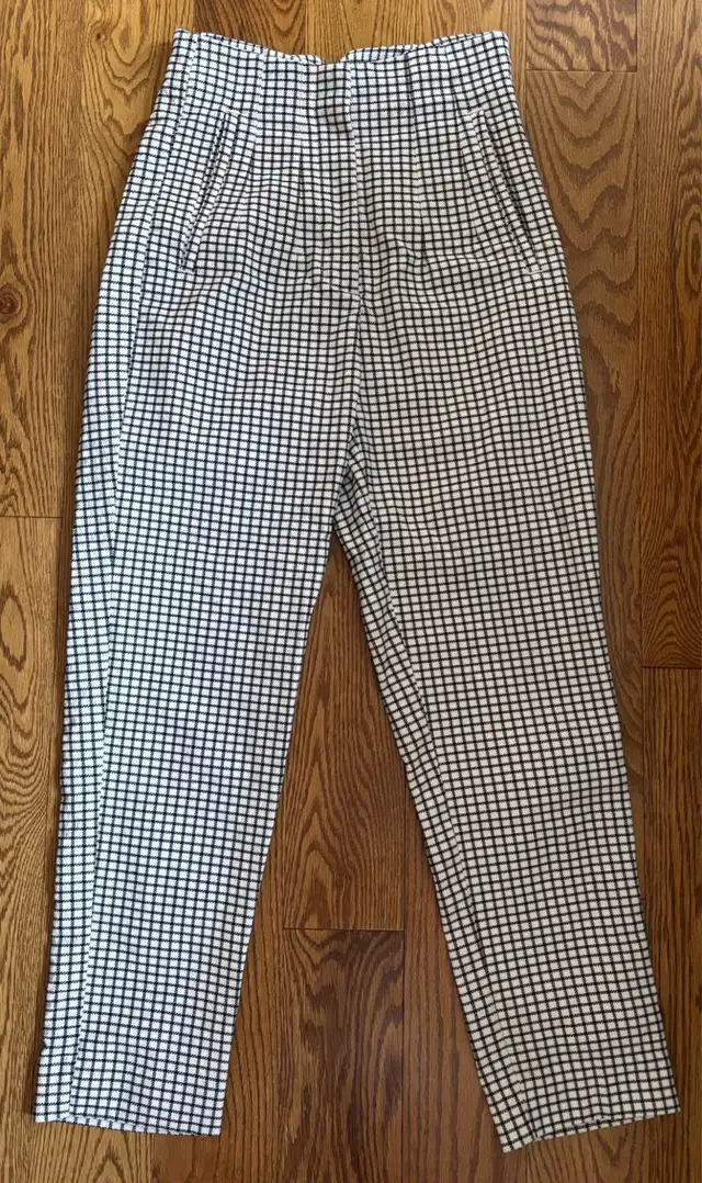 Women’s Black/White Zara Dress Pants in Women's - Bottoms in Kitchener / Waterloo - Image 2