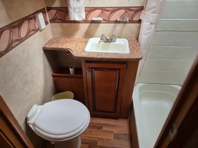 Camper for sale in Travel Trailers & Campers in Regina - Image 5