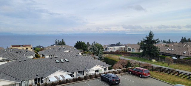 Extraordinary 3 bed, 2.5 bath suite with 3 ocean view balconies in Long Term Rentals in Nanaimo - Image 2