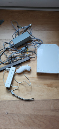 Wii - Console w/ 1 remote and Nunchuck