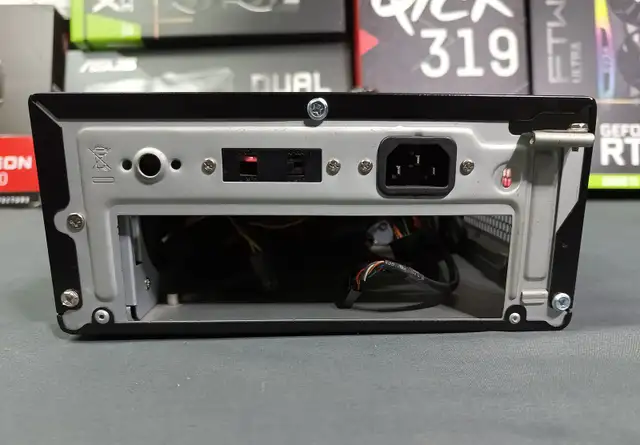 Boîtier Mini-ITX Antec ISK 310-150 + PSU 150 watts + CD / DVD-RW in System Components in Lévis - Image 6