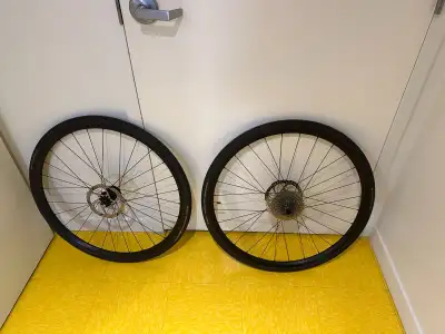 SET OV BRAND NEW WHEELS DEVOX 700X25MM DISC WHIT NEW TIRE GRAND, View more