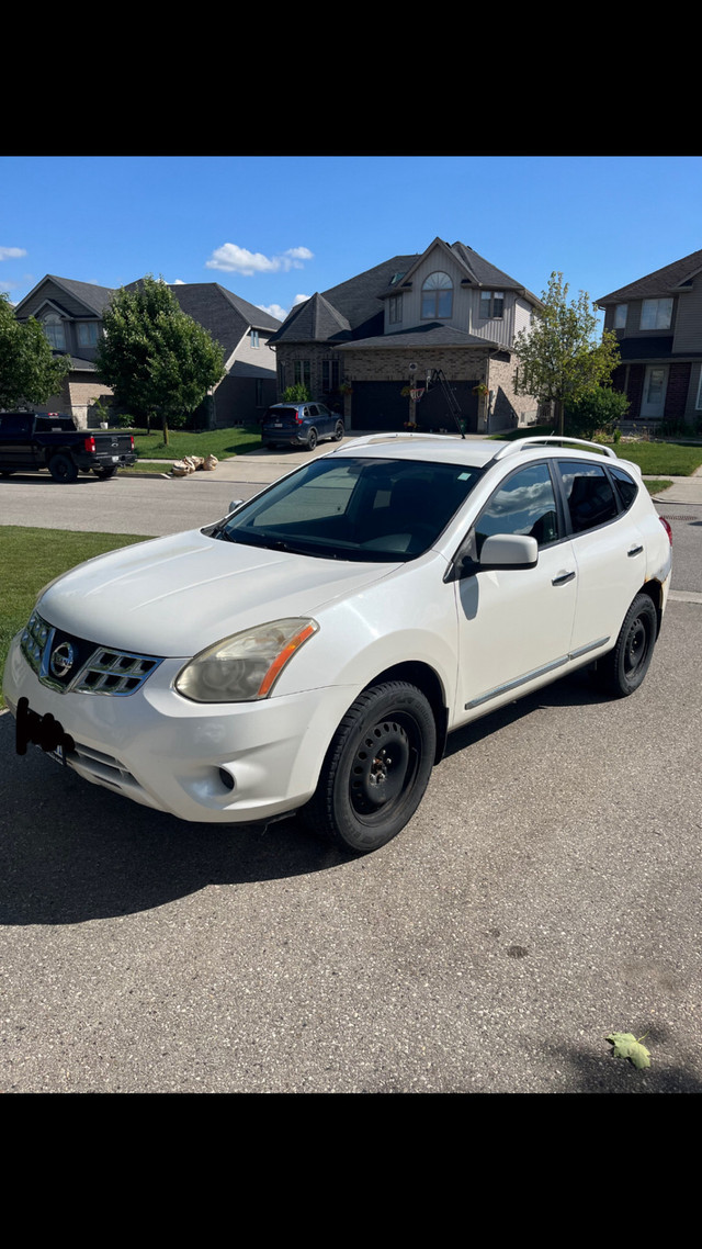 2012 White Nissan Rogue SV - Summer & Winter Tires Included! in Cars & Trucks in Kitchener / Waterloo