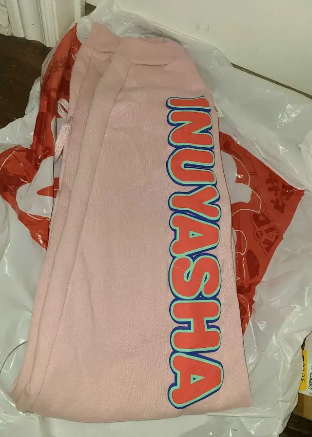 Inuyasha Pink Sweatpants in Women's - Bottoms in City of Toronto - Image 2