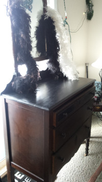 This Beatiful Antique 3 drawer with swivel Mirror