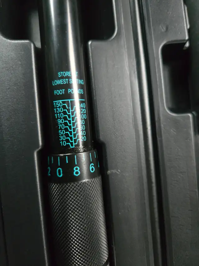 ¼" & ⅜" Torque Wrench Set in Hand Tools in City of Toronto - Image 4