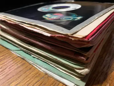 7" Vinyl Records - 25 Singles (Various Artists) pt22, View more