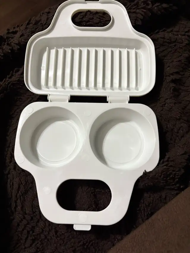 Microwave Egg Cooker in Kitchen & Dining Wares in Hamilton - Image 3