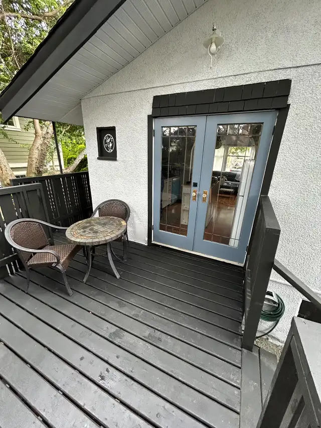 Fairfield Cottage Fully Furnished/All Utilities Included in British Columbia in Canada - Image 10