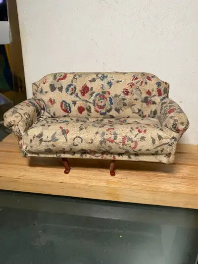 Dollhouse Sofa - Doll House Furniture Couch 1/12 Antique Style, View more