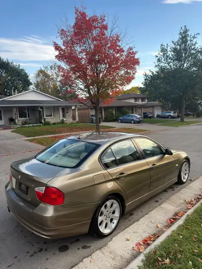 selling my clean title 06 325xi in sonora metallic As Is it’s a very nice spec for a 06 has harman k...