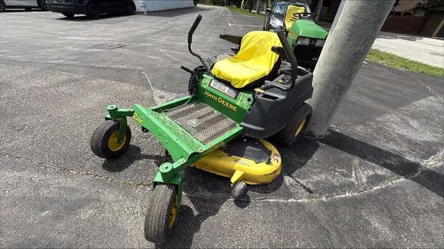 John Deere Z245 zero turn lawn mower in Lawnmowers & Leaf Blowers in Mississauga / Peel Region - Image 7