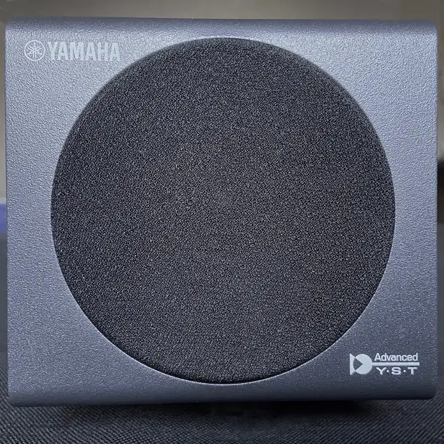✅ 2 Yamaha Bookshelf Speakers NS-BP80 ✧ 30 W ✧ Like New in Speakers in Mississauga / Peel Region - Image 2