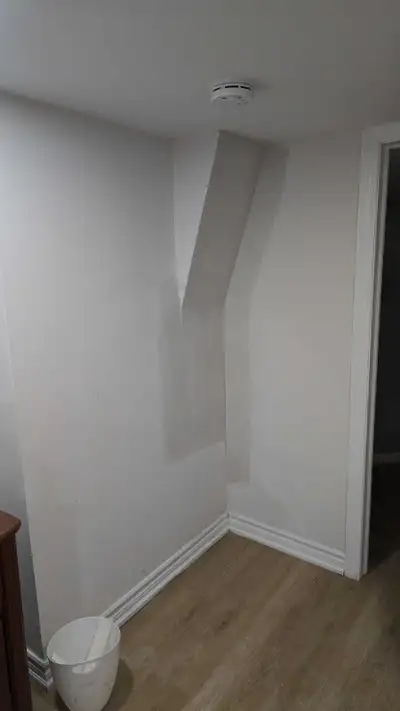 Straight Lines, Smooth Walls, Zero Mess. (Yes, Really.) Bad taping shows the second the light hits i...