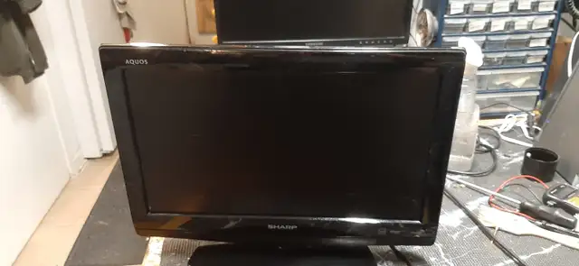 19" Sharp HD LCD TV / Monitor (HDMI & PC Inputs) – Works Great in TVs in Ottawa - Image 2
