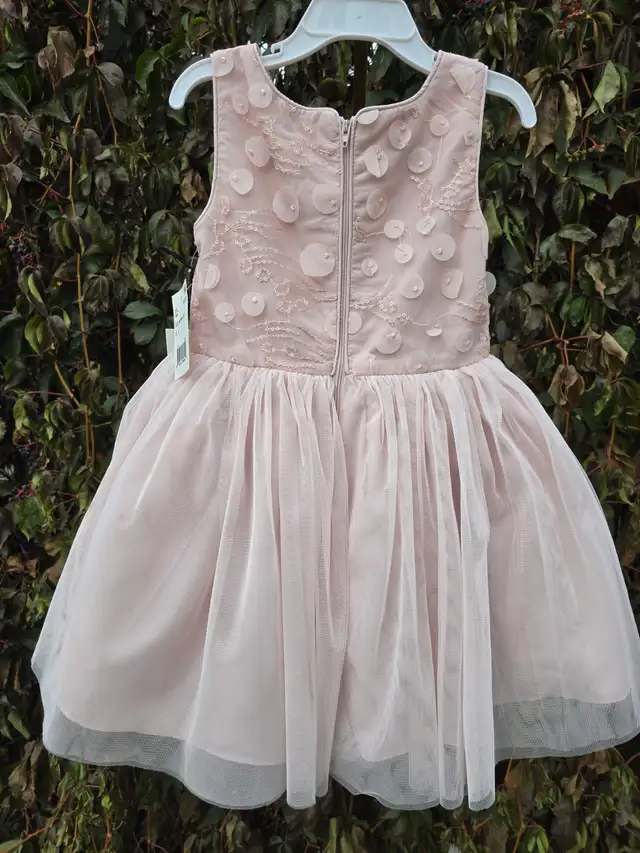 NEW Pippa & Julie holiday Formal Tulle Dress. Size 4. in Clothing - 4T in Edmonton - Image 4