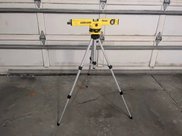 Titan Laser Level Kit in Hand Tools in Kitchener / Waterloo - Image 3