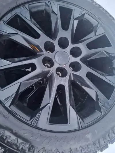 4 mags Bolt patern 6 x 139,7 avec pneus Attuto Trail Blade X/T, 265/50/R20 presque neufs 11/32 Négoc...