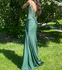 Emerald green prom dress 