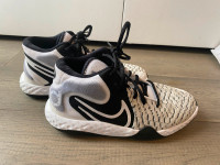 KD Trey 5 VIII 'White Black' Basketball Shoes, Size 6 Youth