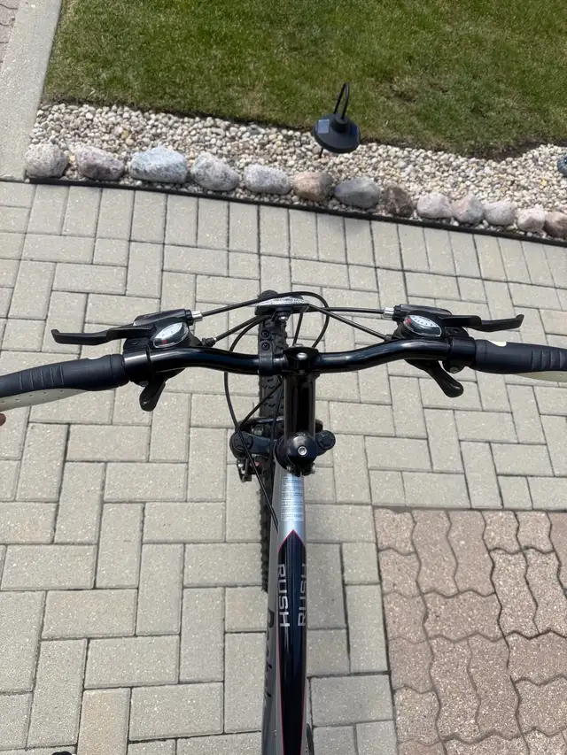Reebok Rush 21 speed Mountain bike in Mountain in Winnipeg - Image 9