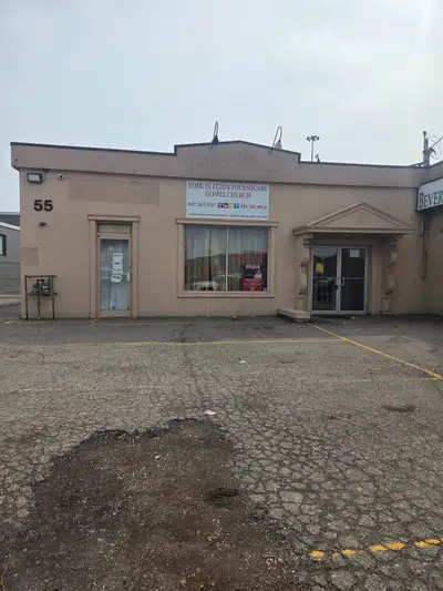Well Kept Commercial Space Available for all types of Retail, Office or Community Group. Available M...