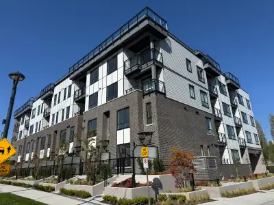Bright and functional 1 bedroom + den (can be used as a small second bedroom) condo available for re...