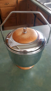 Beautiful Vintage Ice Bucket
