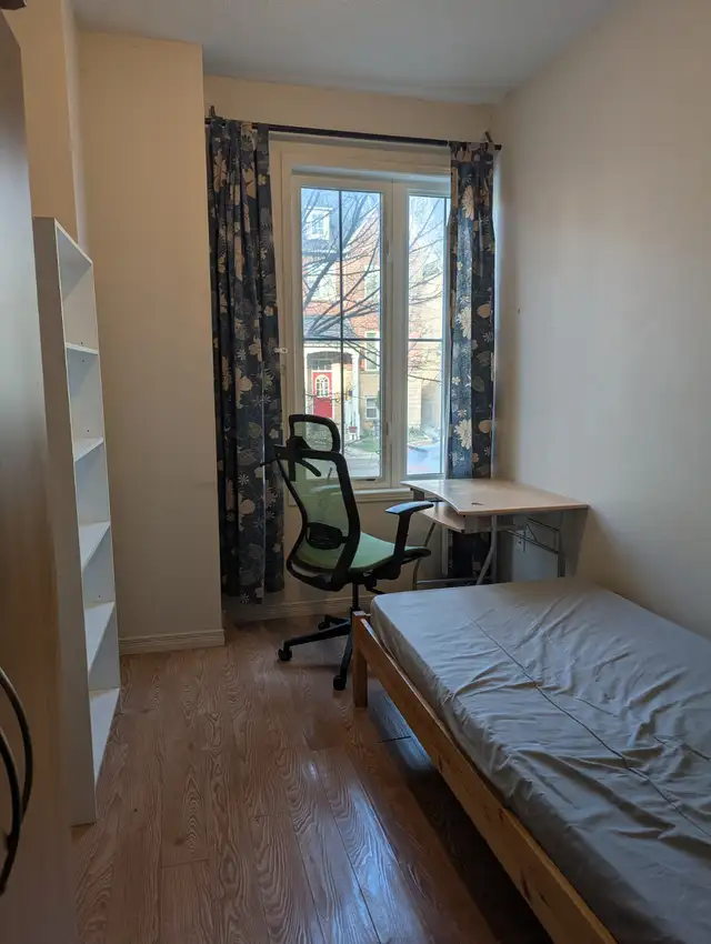 Bright ground fl room private washroom, parking @York University