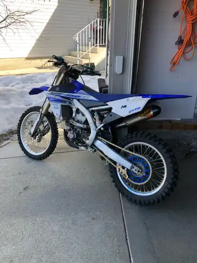 This 2016 Yamaha YZ450FX is a powerful off-road machine in good condition that has seen trail time a...