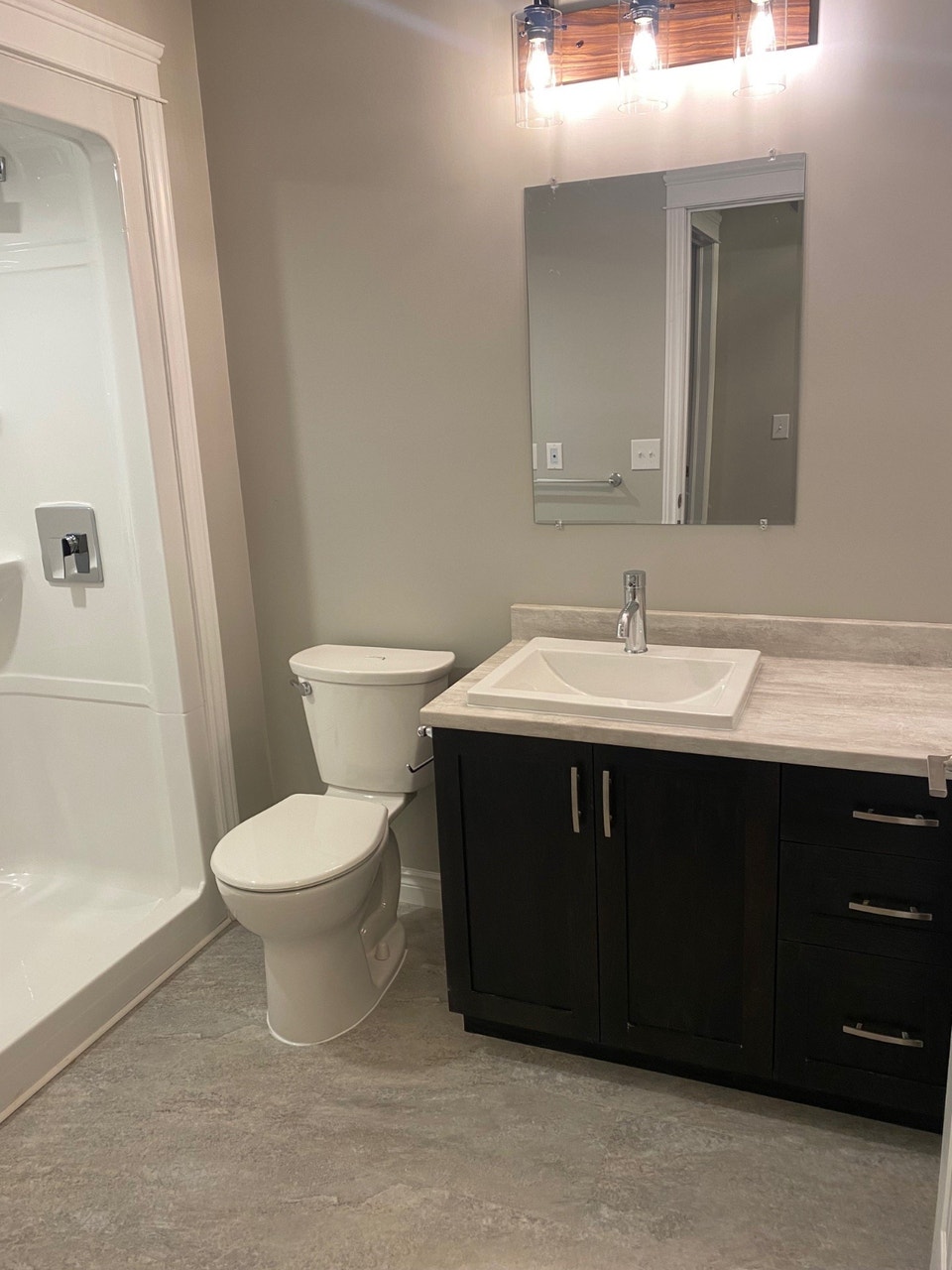NEWER 2 BEDROOM APARTMENTS IN KINGSTON 4