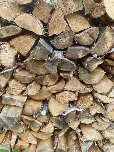 $15 Kindling $25 Poplar $30 Spruce $30 Maple $40 Birch 80-100lb bags 31”x42” when flat Located 4 min...