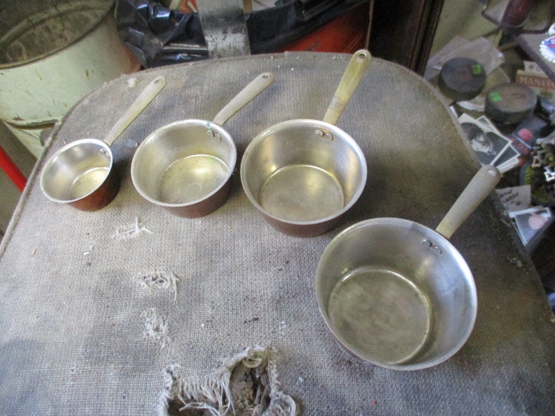 1960s BRASS COPPER SMALL KITCHEN PANS POTS 5 EA. VINTAGE DECOR Arts