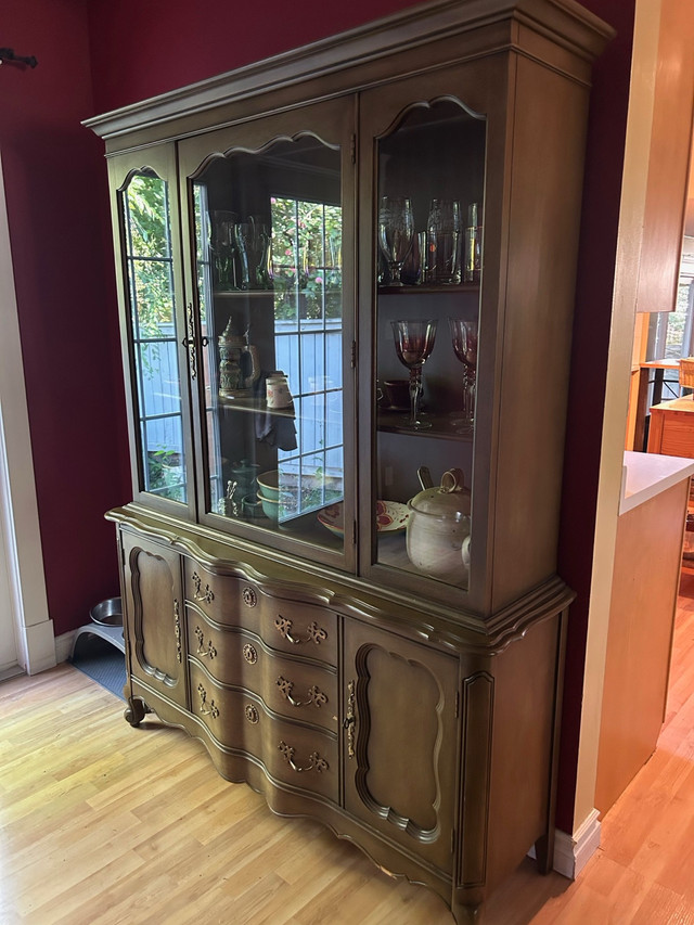 Hardwood Mahogany Buffet w/ Hutch in Hutches & Display Cabinets in St. Albert - Image 2