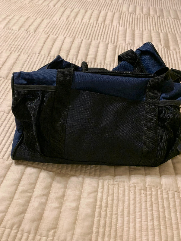 Trimark small travel/gym bag - navy- new in Exercise Equipment in Oshawa / Durham Region - Image 2