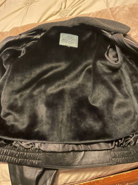 Ladies leather jacket - located in Saskatoon 