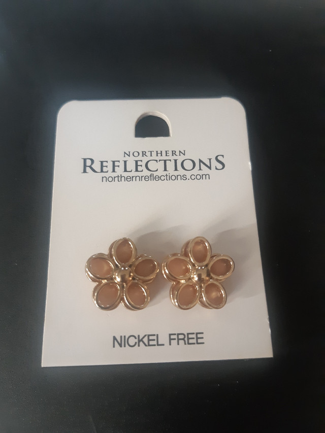 Brand new earrings  in Jewellery & Watches in Oakville / Halton Region