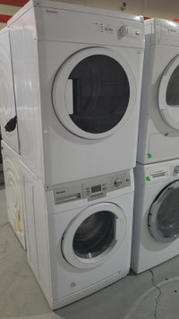Blomberg washer dryer stackable condo size 24" w/ warranty