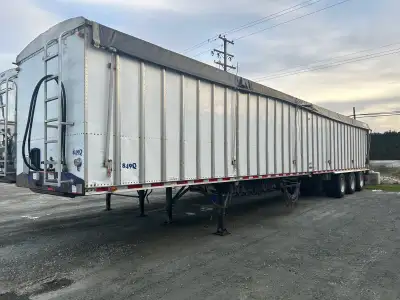 2009 Western -53' Tri-axle belt trailer, In good condition,108 Cu Yards, 48" belt, 1st and 3rd axle...