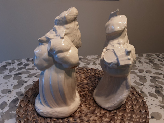 Two Crackle Glaze Santas with Gold Accents from Hallmark dans Fêtes et événements  à Thunder Bay - Image 4