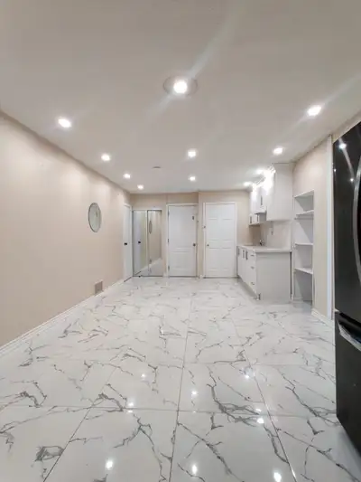 Beautiful above ground (NOT basement), completely private and separate unit in a backsplit house. ✅H...