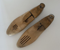 2 Modèles de Bois pour Souliers  / Wooden  Shoe Firms 7C & 8C