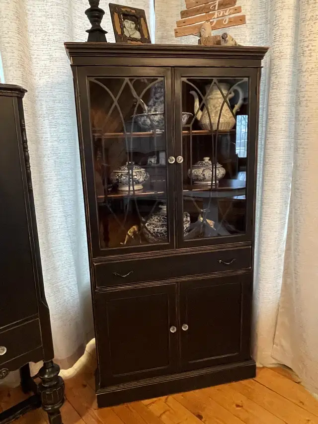 Restored&Refinished Antique OAK Buffet/Hutch, Distressed & MORE in Hutches & Display Cabinets in Winnipeg - Image 10