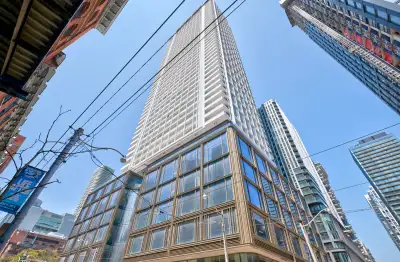 New Condo Downtown Toronto 1+Den & 2Bath - Available Immediately