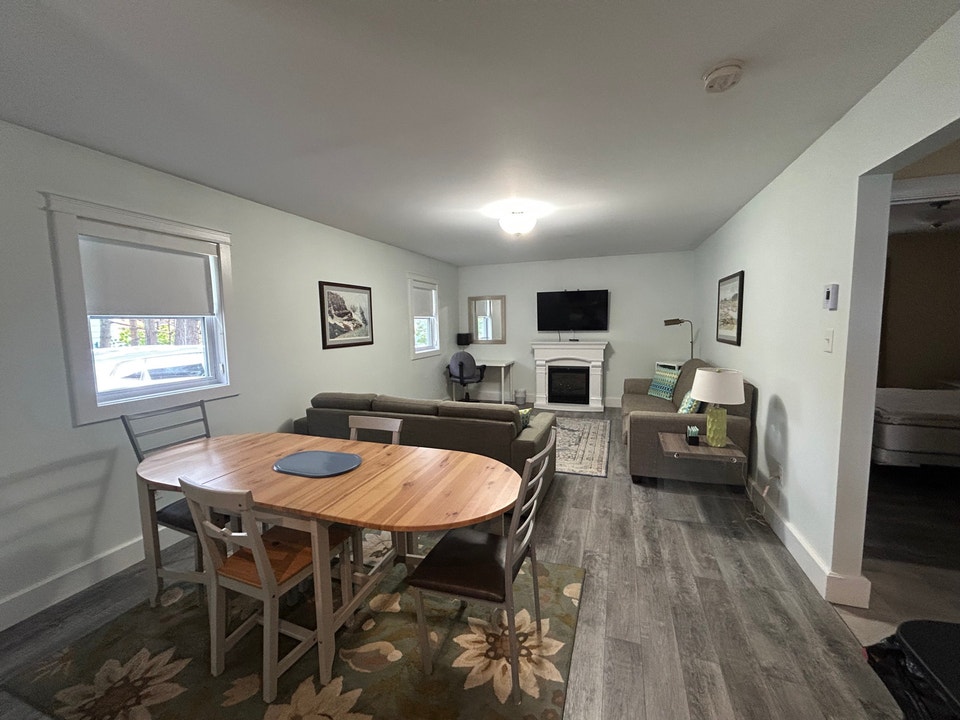 Move In Ready One Bedroom/ One Bathroom Apt. 3