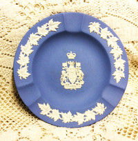 COAT OF ARMS CANADA - SPECIAL LIMITED EDITION WEDGWOOD MADE IN E