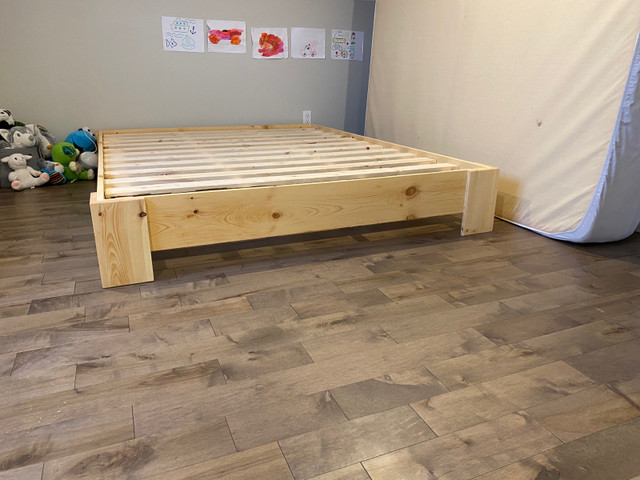 Neuf base de lit en bois dans Lits et matelas  à Sherbrooke - Image 2